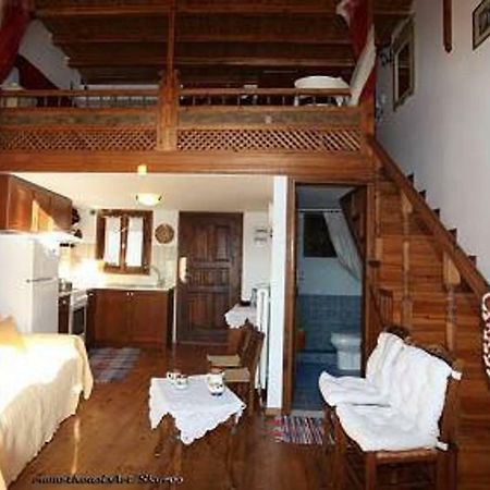 Traditional Studio Skyros Exterior photo