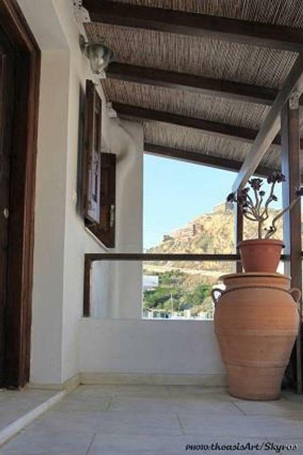 Traditional Studio Skyros Exterior photo